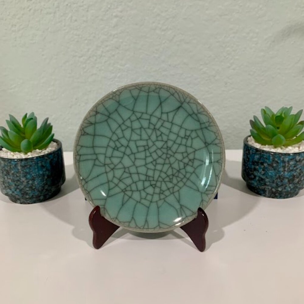 VTG~ASIAN CELADON w/ STAND - Picture 2 of 6